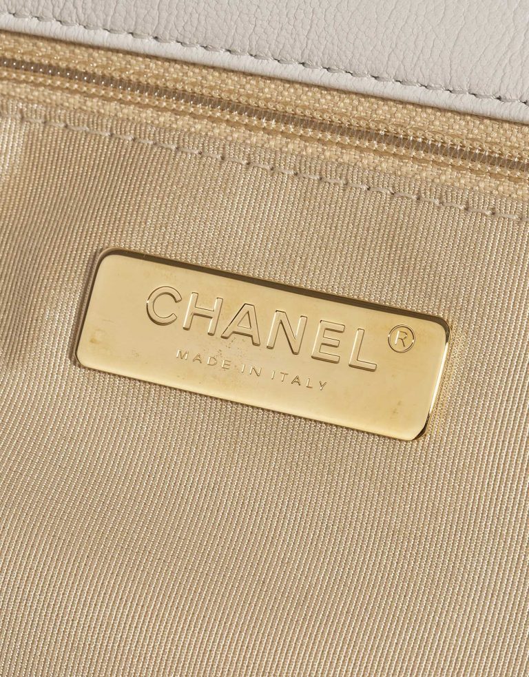 Chanel 19 FlapBag Cream Logo  | Sell your designer bag on Saclab.com