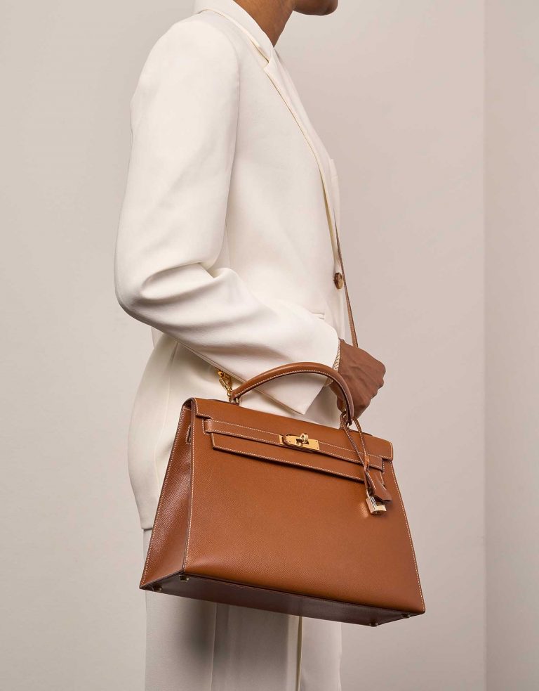 Hermès Kelly 32 Gold Sizes Worn | Sell your designer bag on Saclab.com