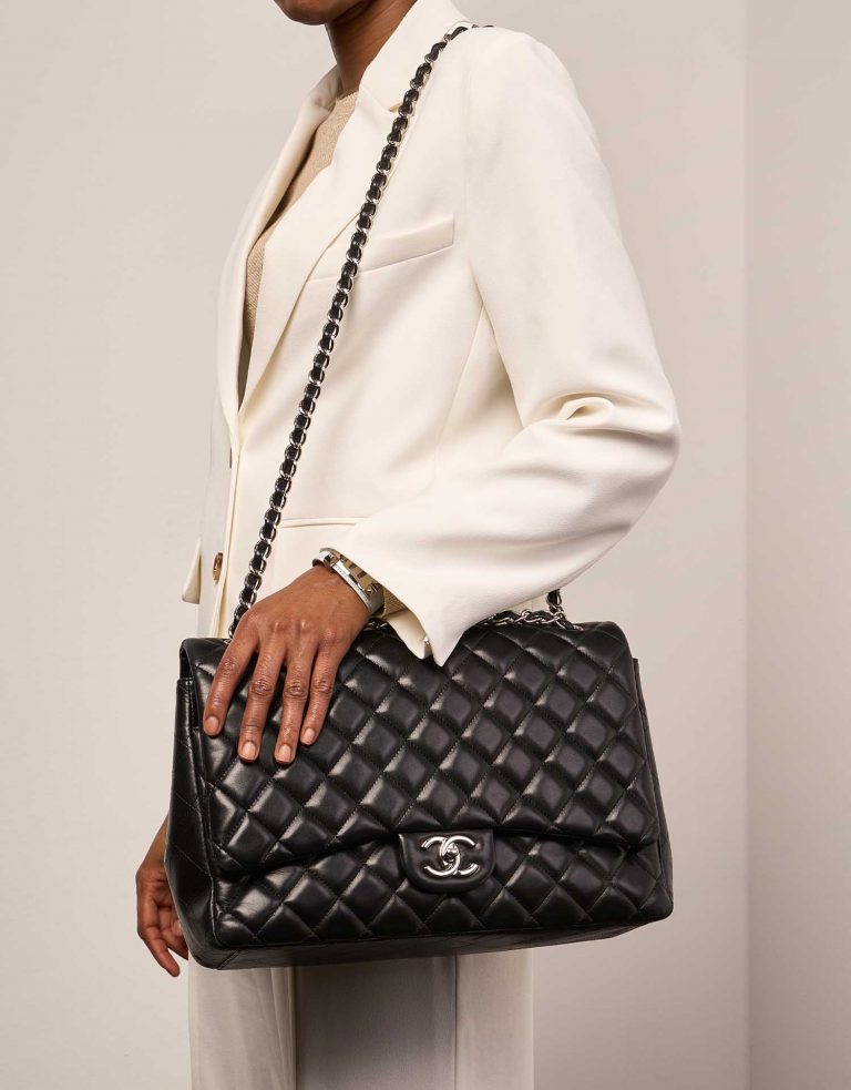 Chanel Timeless Maxi Black Sizes Worn| Sell your designer bag on Saclab.com