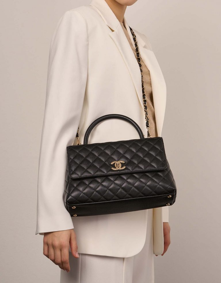 Chanel TimelessHandle Medium Black Sizes Worn | Sell your designer bag on Saclab.com