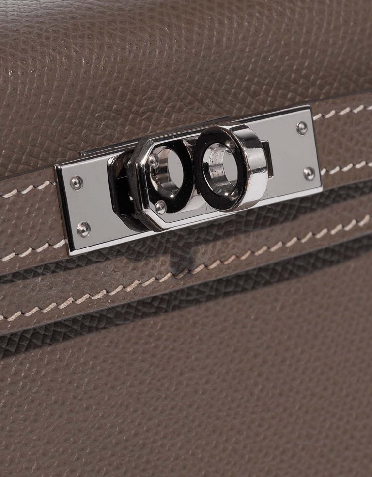 Hermès Kelly Mini Etoupe Closing System  | Sell your designer bag on Saclab.com
