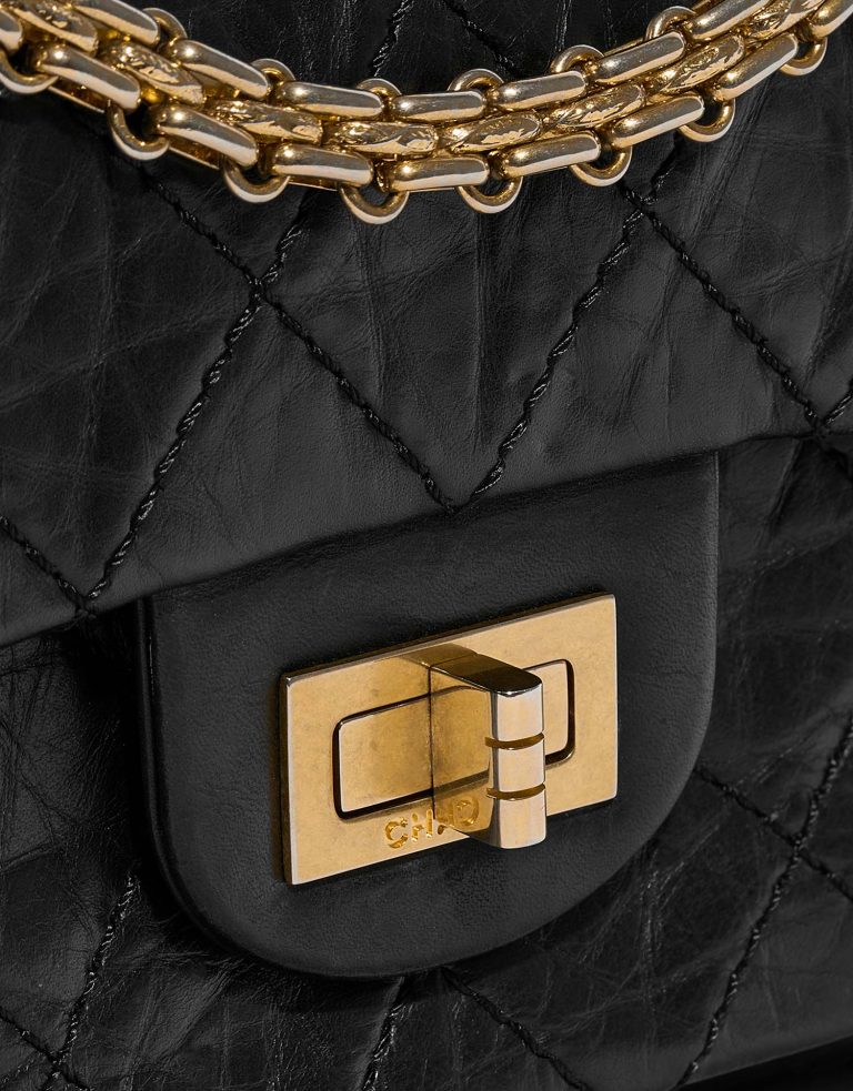 Chanel 255Reissue 226 Black Closing System  | Sell your designer bag on Saclab.com