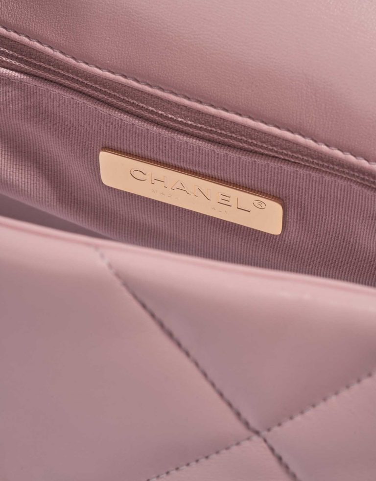 Chanel 19 FlapBag LightRose Logo  | Sell your designer bag on Saclab.com