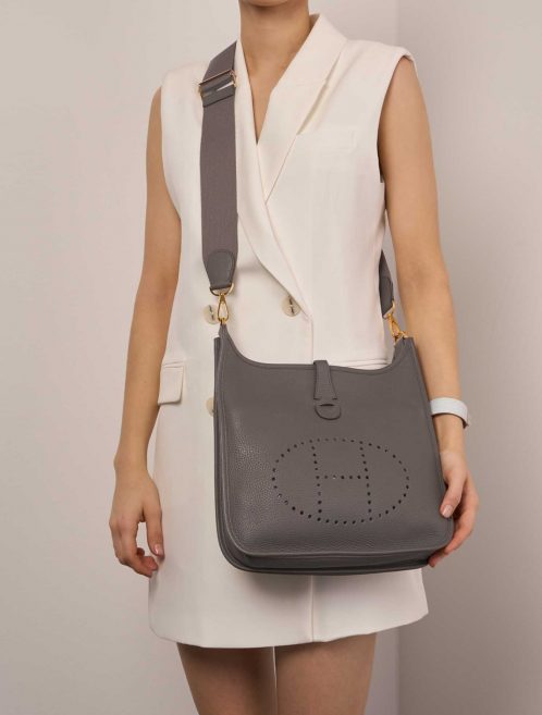 Hermès Evelyne 29 GrisEtain Sizes Worn | Sell your designer bag on Saclab.com