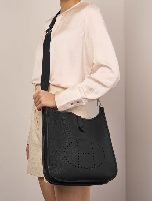 Hermès Evelyne 29 Black Sizes Worn | Sell your designer bag on Saclab.com