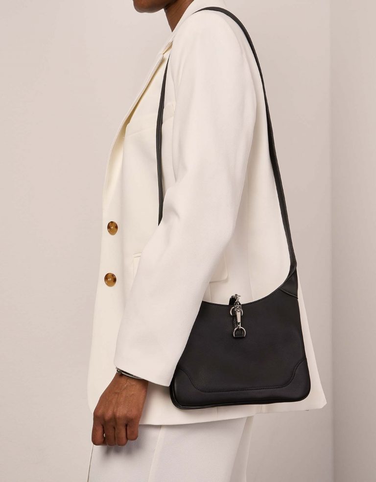 Hermès Trim 24 Black Sizes Worn | Sell your designer bag on Saclab.com