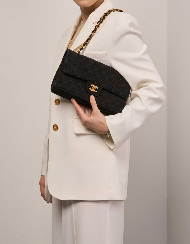 Chanel Timeless Medium Black 1M | Sell your designer bag on Saclab.com