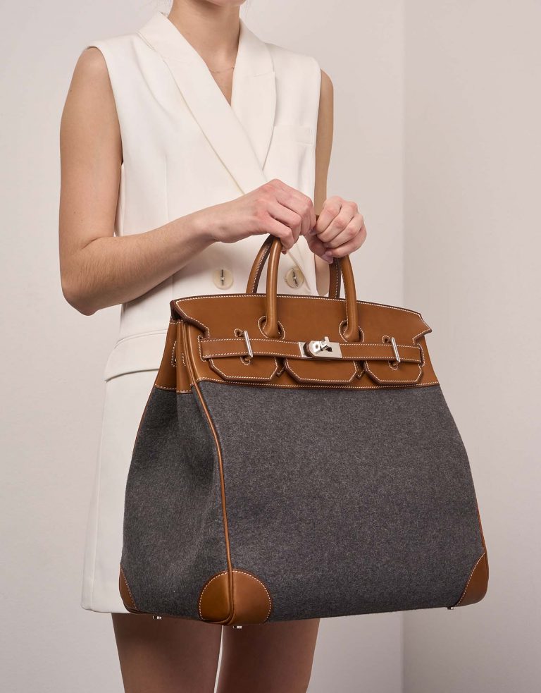 Hermès HautACourroies 40 GrisMoyen-Fauve 1M | Sell your designer bag on Saclab.com