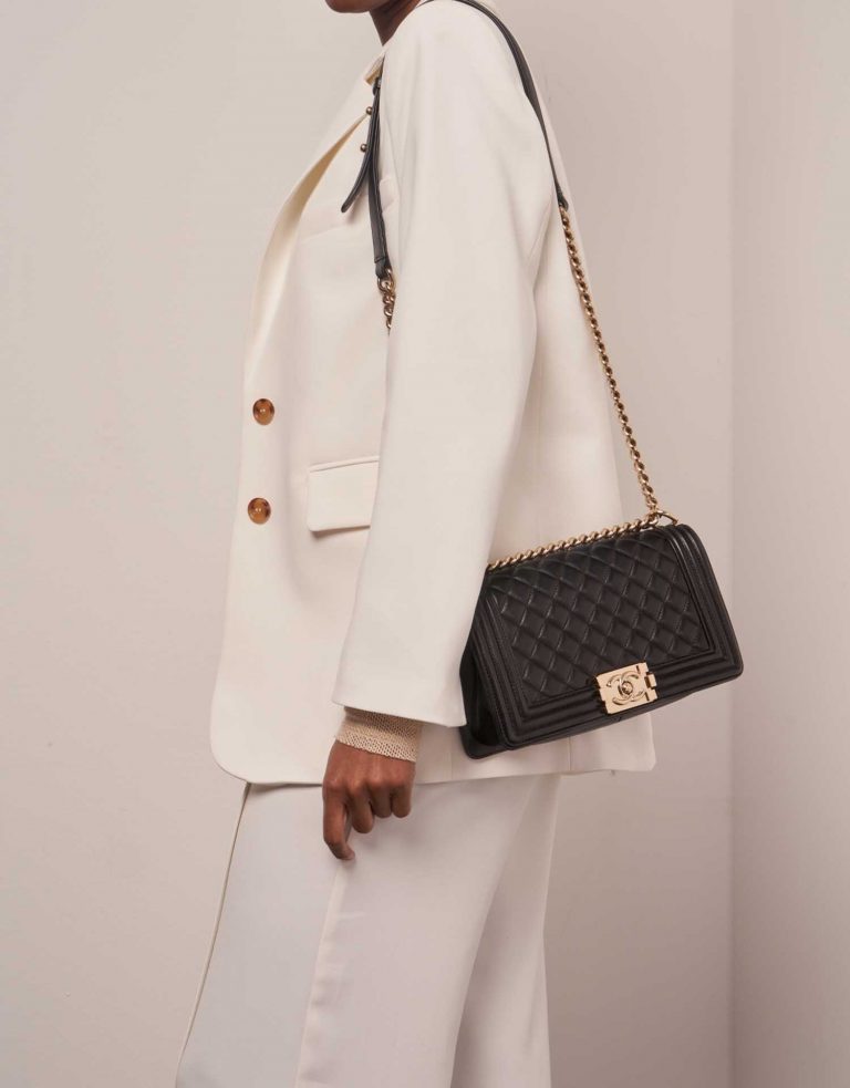 Chanel Boy OldMedium Black 1M | Sell your designer bag on Saclab.com