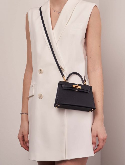 Hermès Kelly Mini BlueIndigo Sizes Worn | Sell your designer bag on Saclab.com