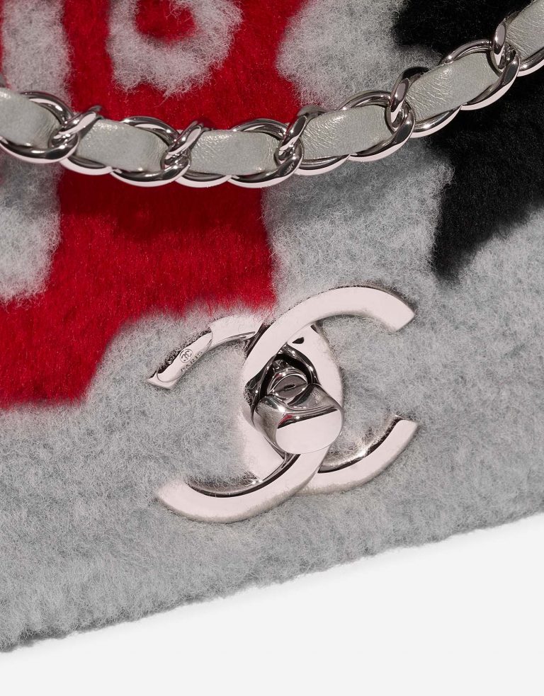 Chanel Timeless SpecialSize Multicolor Closing System  | Sell your designer bag on Saclab.com