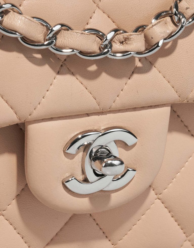 Chanel Timeless Medium Beige Closing System  | Sell your designer bag on Saclab.com