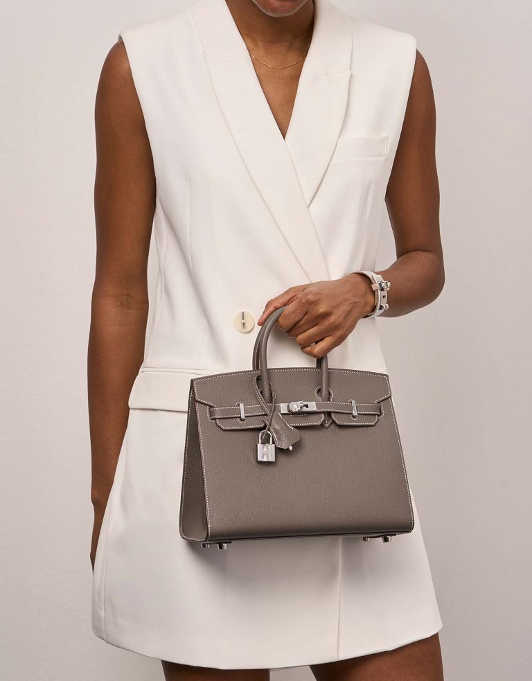 Hermès Birkin 25 Etoupe Sizes Worn | Sell your designer bag on Saclab.com
