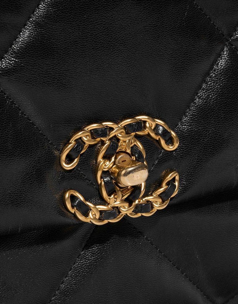 Chanel 19 LargeFlapBag Black Closing System  | Sell your designer bag on Saclab.com