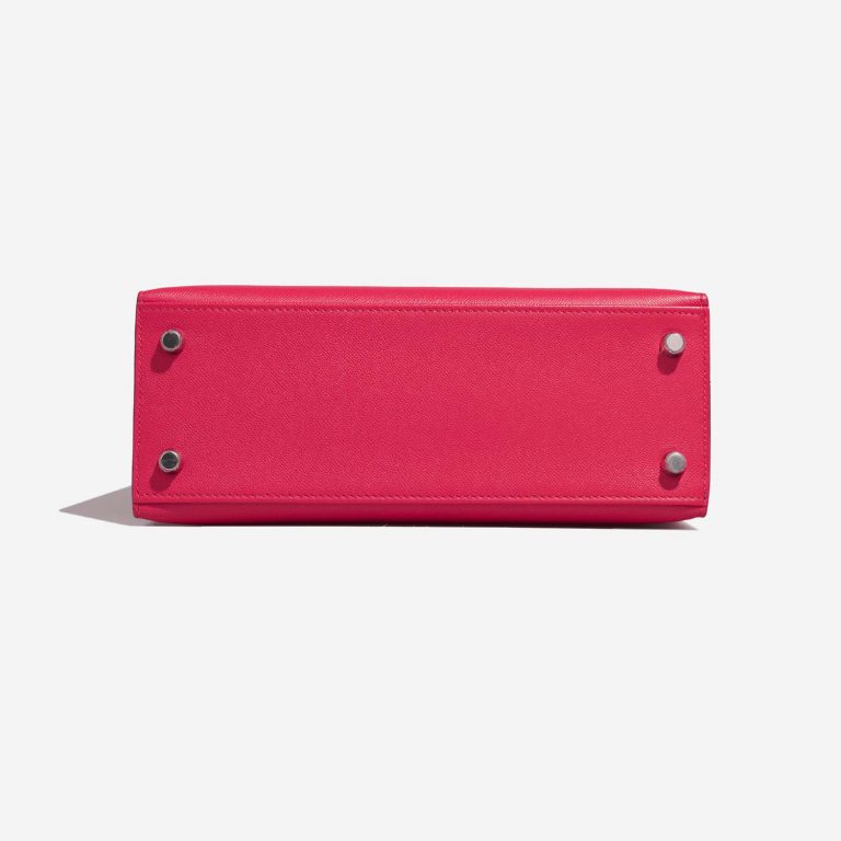 Hermès Kelly 25 RoseExtreme-RougePiment Bottom  | Sell your designer bag on Saclab.com