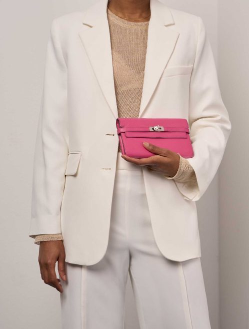 Pre-owned Hermès bag Kelly Long Wallet Chèvre Mysore Rose Tyrien Pink | Sell your designer bag on Saclab.com