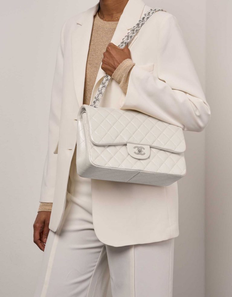 Pre-owned Chanel bag Timeless Jumbo Caviar Pearl White White | Sell your designer bag on Saclab.com