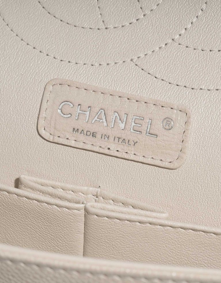 Pre-owned Chanel bag Timeless Jumbo Caviar Pearl White White | Sell your designer bag on Saclab.com