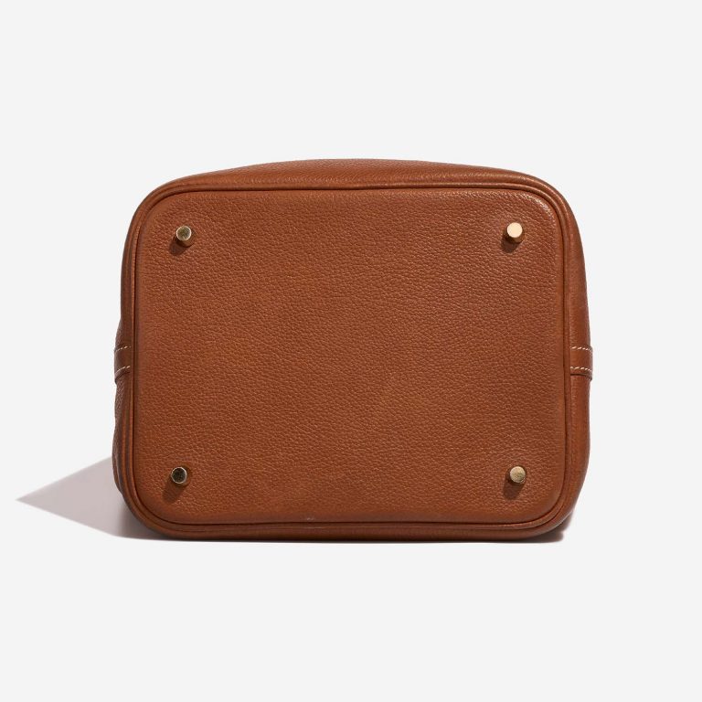Hermès Picotin 22 Fauve Bottom  | Sell your designer bag on Saclab.com