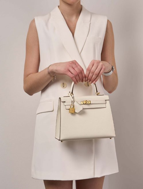 Hermès Kelly 25 Nata Sizes Worn | Sell your designer bag on Saclab.com