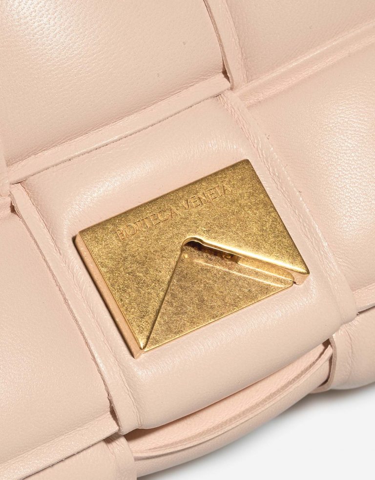 BottegaVeneta Cassette OneSize Peach Closing System  | Sell your designer bag on Saclab.com