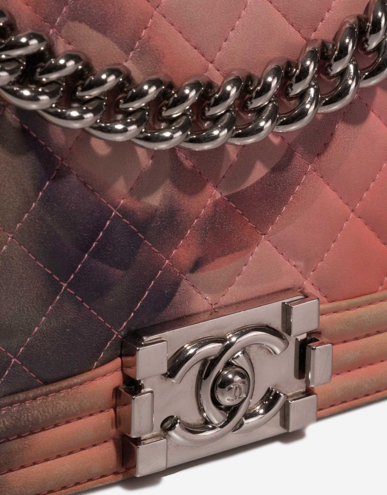 Chanel Boy OldMedium Multicolour Closing System  | Sell your designer bag on Saclab.com