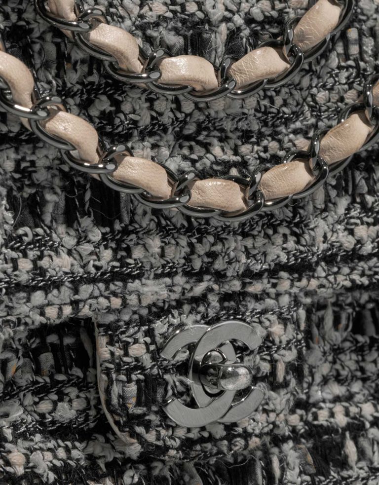 Chanel Timeless Medium Black-Beige Closing System  | Sell your designer bag on Saclab.com