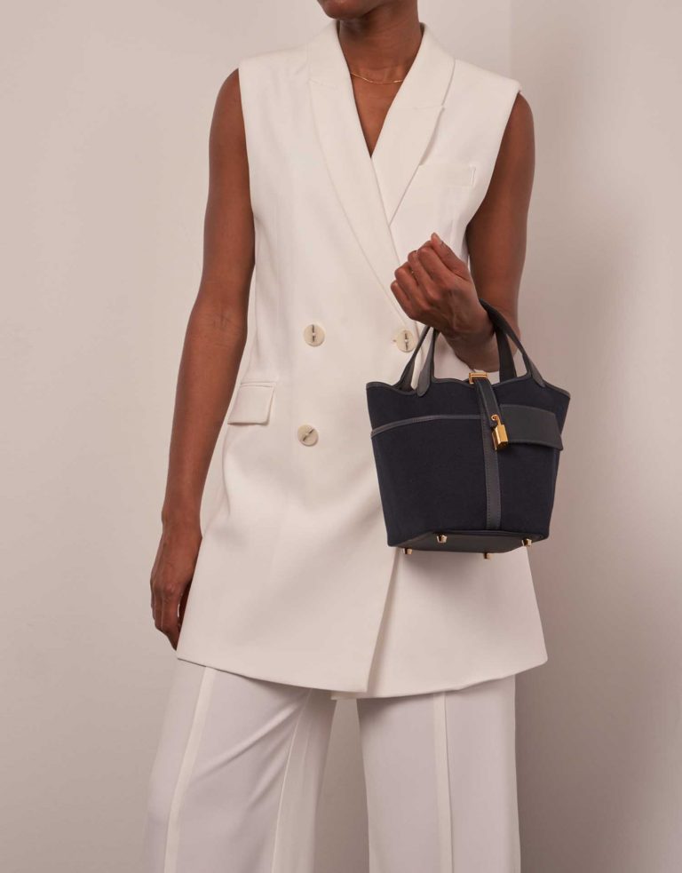 Hermès Picotin 18 BleuMarine-Caban Sizes Worn | Sell your designer bag on Saclab.com