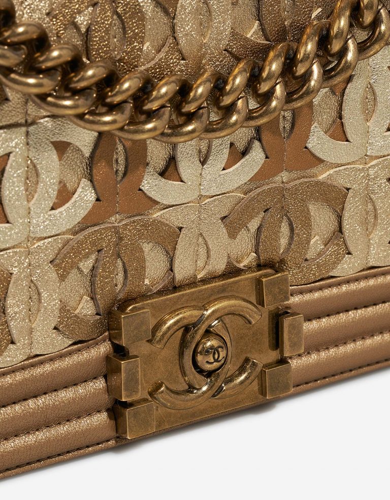 Chanel Boy OldMedium Gold-Bronze-Champagne Closing System  | Sell your designer bag on Saclab.com