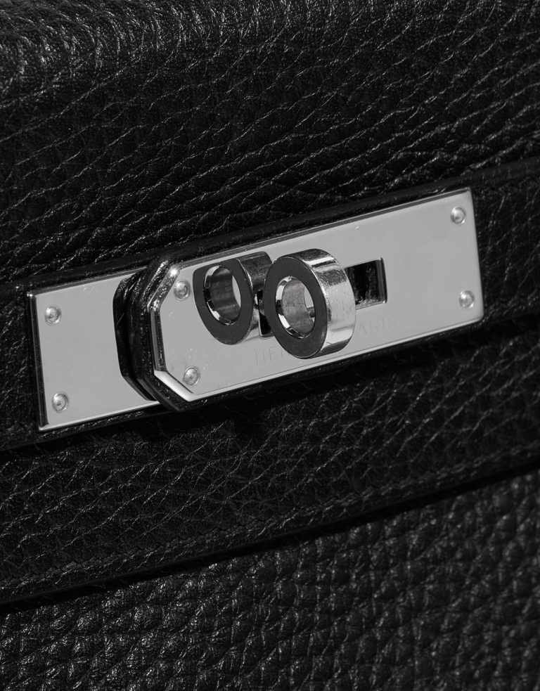 Hermès Kelly 28 Black Closing System  | Sell your designer bag on Saclab.com