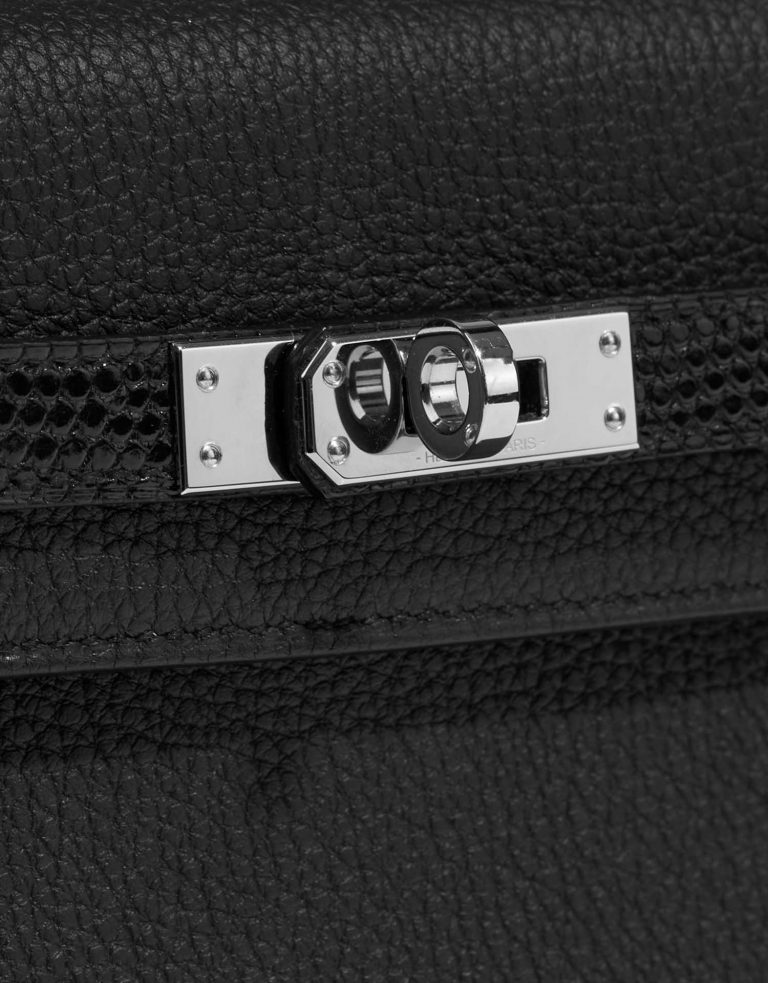 Hermès Kelly 25 Black Closing System  | Sell your designer bag on Saclab.com