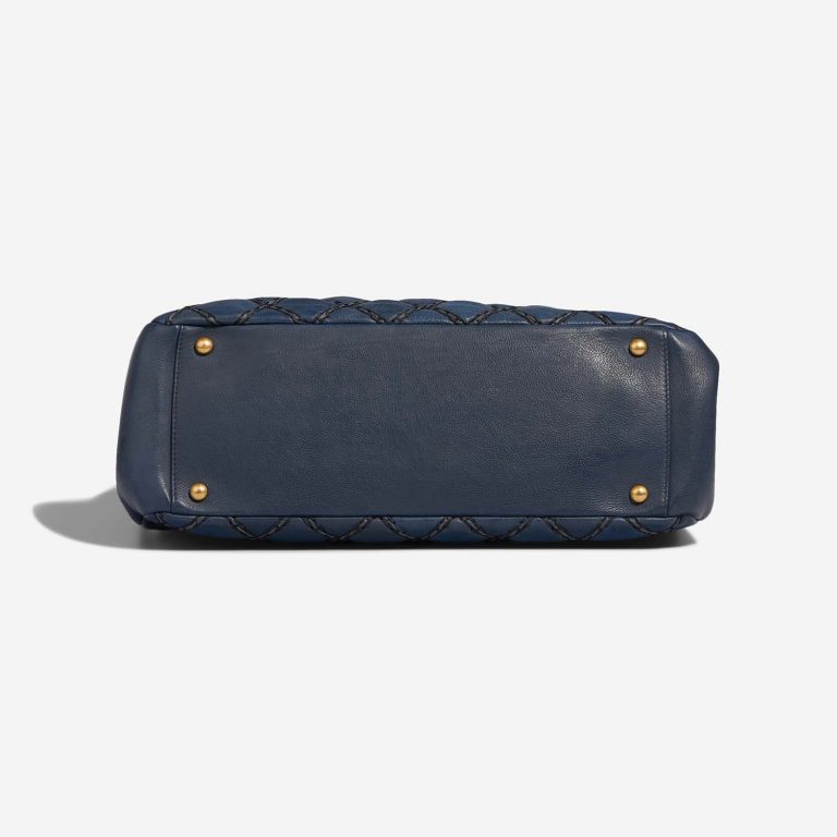 Chanel Shopping Tote Navy Bottom  | Sell your designer bag on Saclab.com