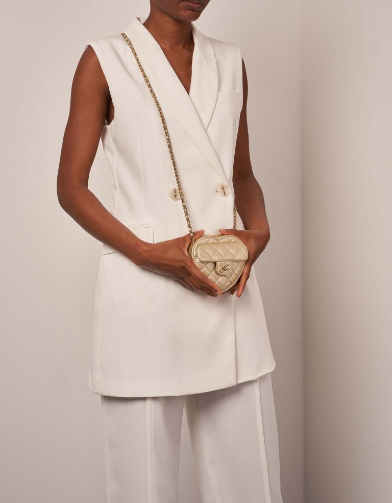Chanel TimelessHeart Small Gold Sizes Worn | Sell your designer bag on Saclab.com