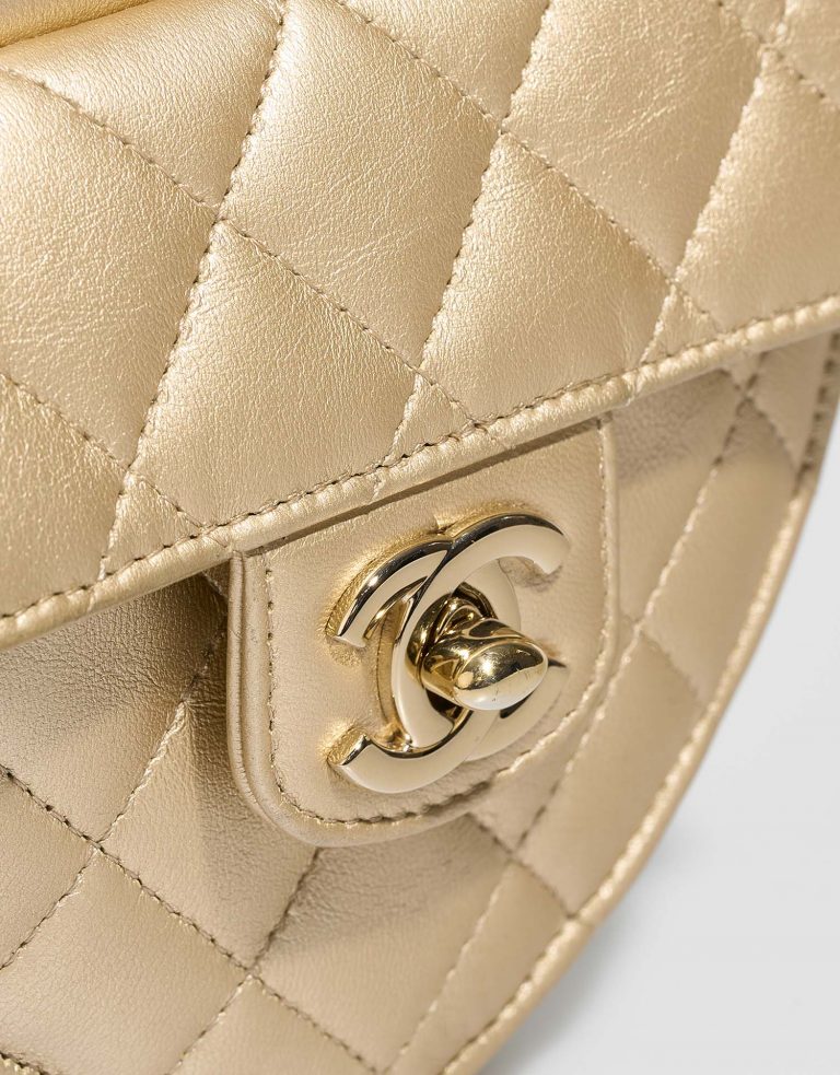 Chanel TimelessHeart Small Gold Closing System  | Sell your designer bag on Saclab.com