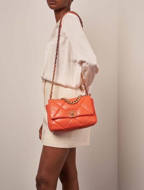 Chanel 19 FlapBag Orange Sizes Worn | Sell your designer bag on Saclab.com