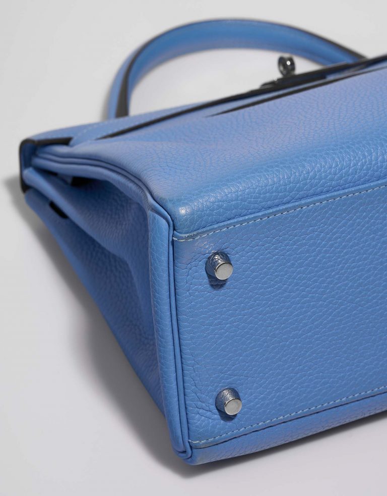 Hermès Kelly 32 BleuParadis signs of wear | Sell your designer bag on Saclab.com