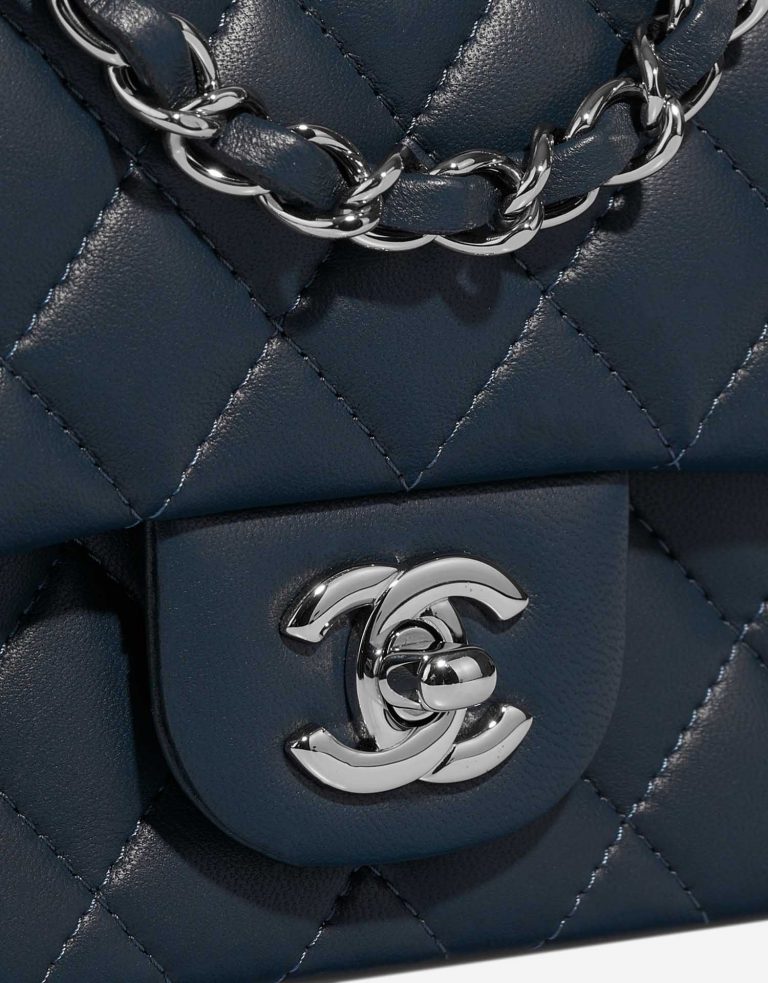 Chanel Timeless MiniSquare Navy Closing System  | Sell your designer bag on Saclab.com