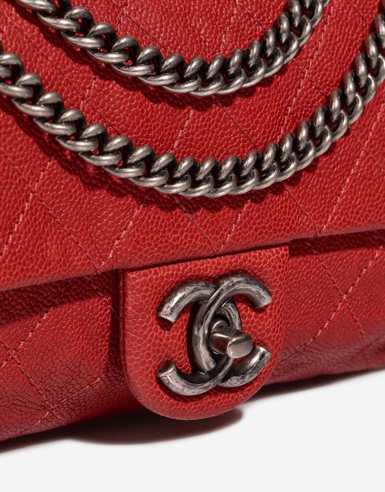 Chanel Timeless Medium Red Closing System  | Sell your designer bag on Saclab.com