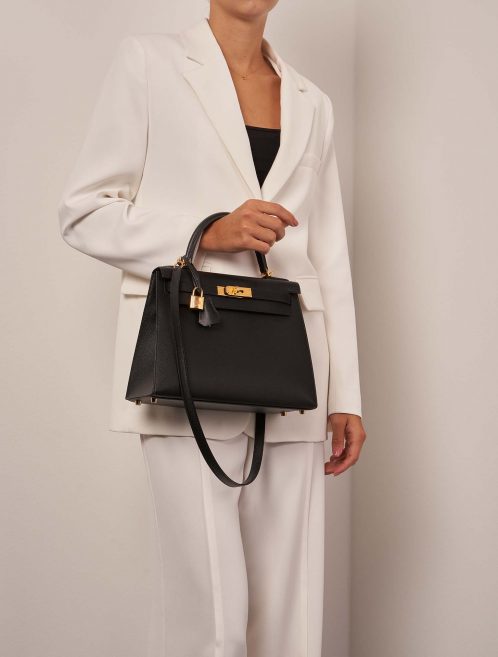Hermès Kelly 28 Black Sizes Worn | Sell your designer bag on Saclab.com