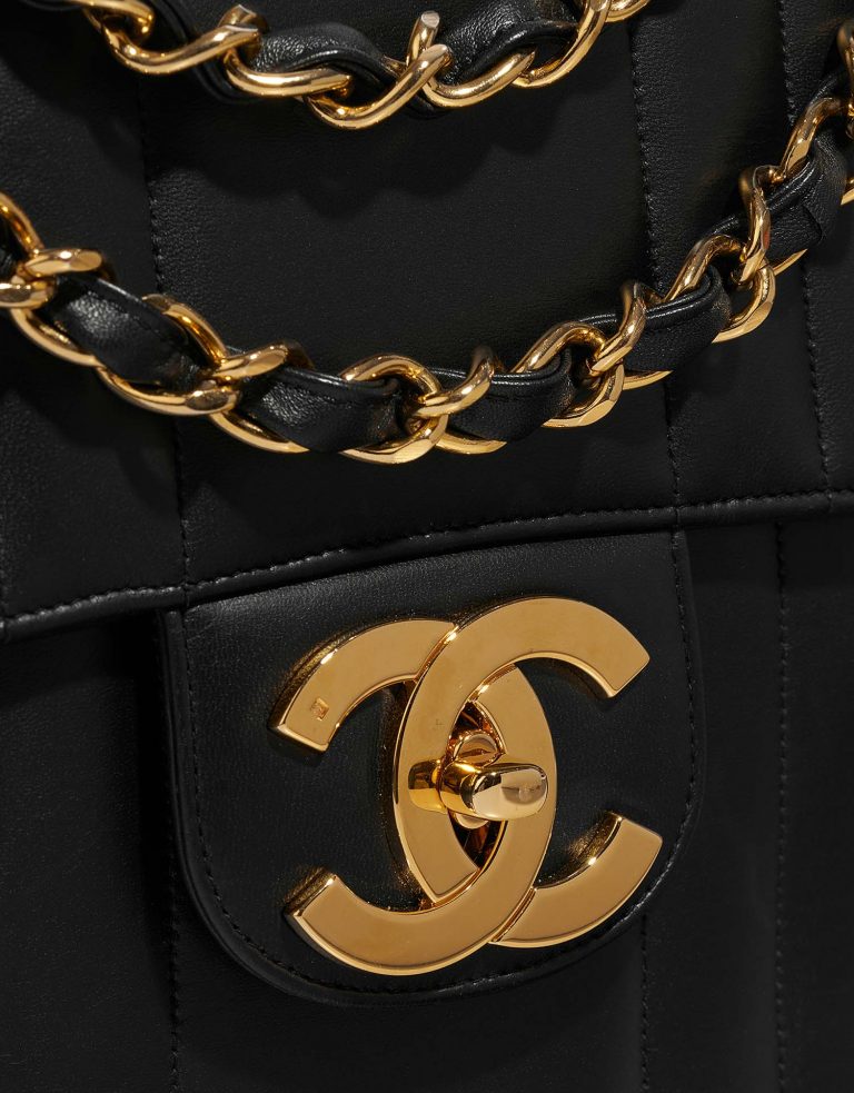 Chanel Timeless Jumbo Black Closing System  | Sell your designer bag on Saclab.com