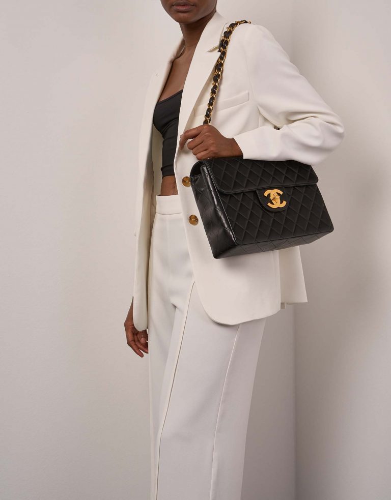 Chanel Timeless Jumbo Black Sizes Worn | Sell your designer bag on Saclab.com