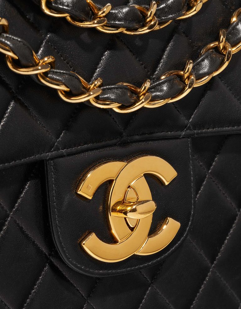 Chanel Timeless Jumbo Black Closing System  | Sell your designer bag on Saclab.com