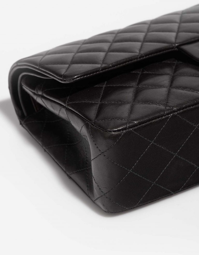 Chanel Timeless Medium Black signs of wear| Sell your designer bag on Saclab.com