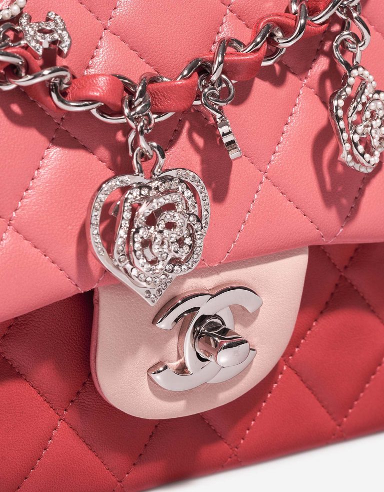 Chanel Timeless Medium Pink Closing System  | Sell your designer bag on Saclab.com