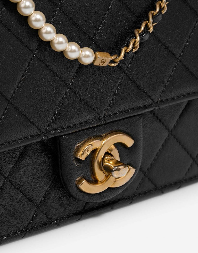 Chanel Timeless Small Black Closing System  | Sell your designer bag on Saclab.com