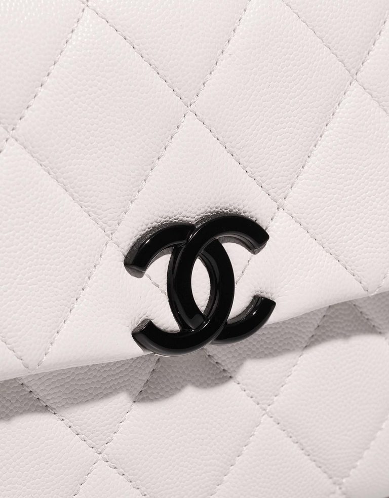 Chanel Timeless Medium White Closing System  | Sell your designer bag on Saclab.com