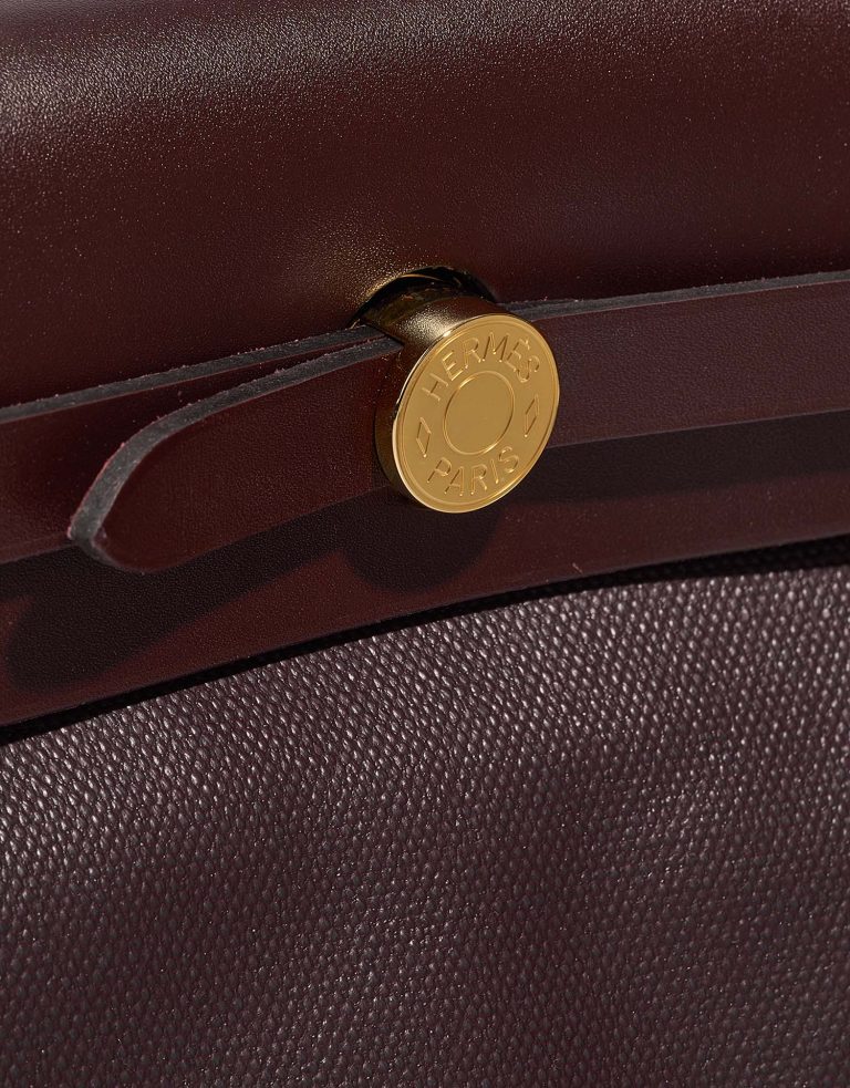 Hermès Herbag 31 cassis-ecru-noir-rougesellier Closing System  | Sell your designer bag on Saclab.com