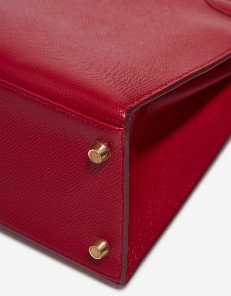 Hermès Kelly 28 RougeVif signs of wear | Sell your designer bag on Saclab.com