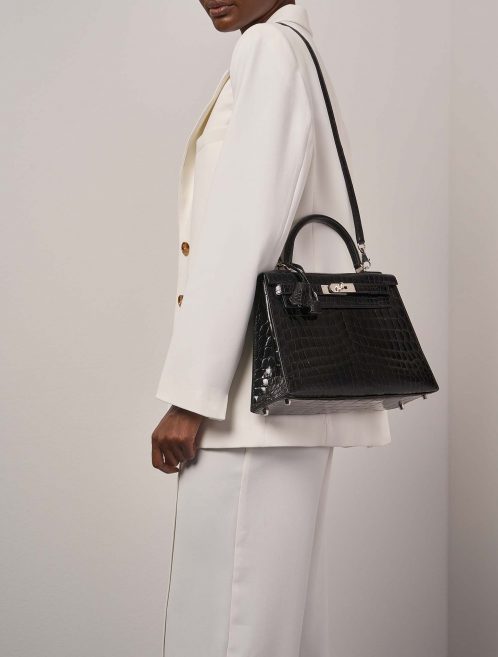 Hermès Kelly 28 Black Sizes Worn | Sell your designer bag on Saclab.com