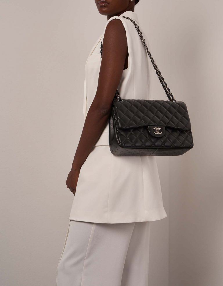 Chanel Timeless Jumbo Black on Model | Sell your designer bag on Saclab.com
